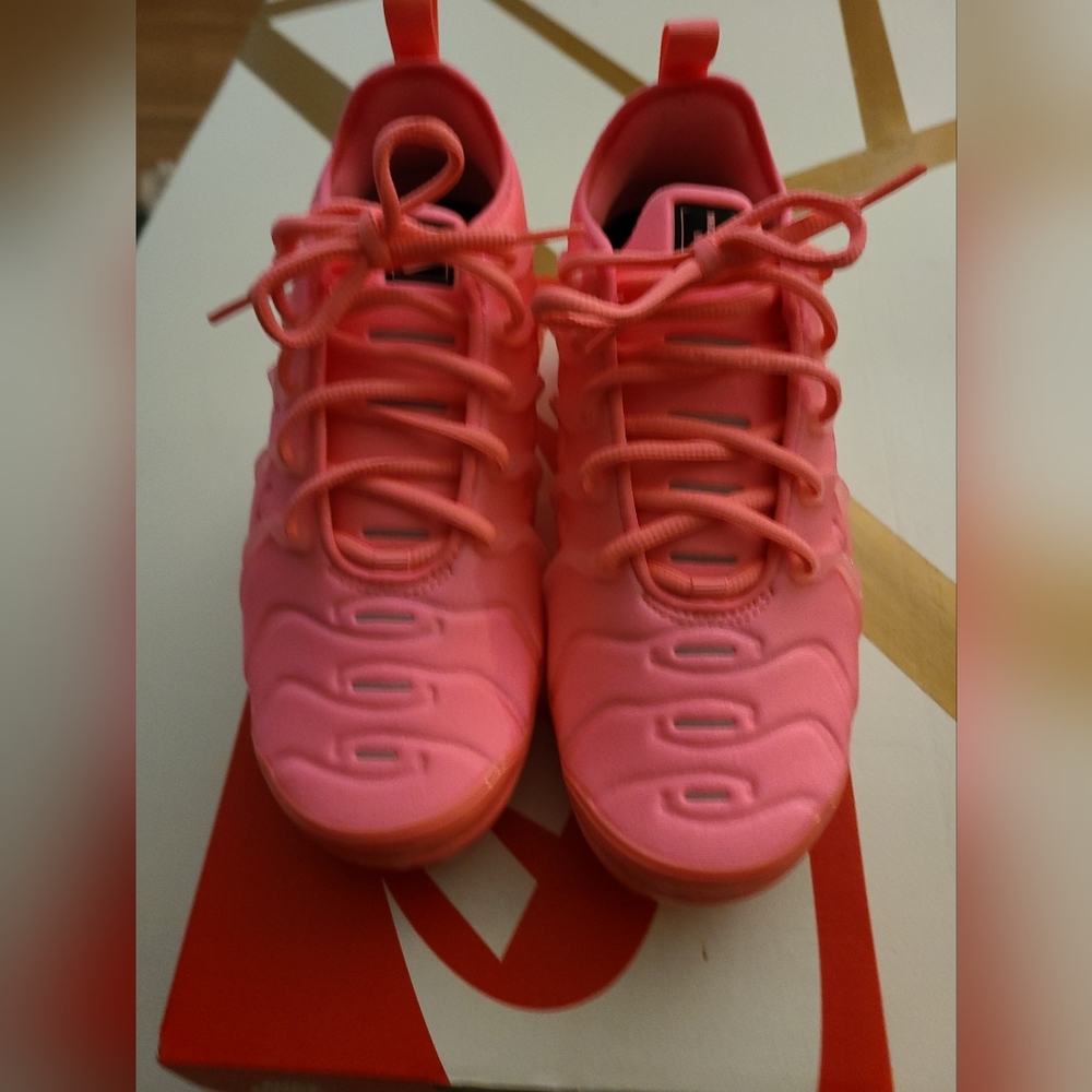 Nike Air VaporMax Plus Running Shoes Pink, size 8.5